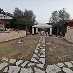 Nyaraló Villalu ,oasis Of Peace 300 Meters From The Sea Wi-fi & Ac Is Traias