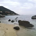 Nyaraló Villalu ,oasis Of Peace 300 Meters From The Sea Wi-fi & Ac Is Traias